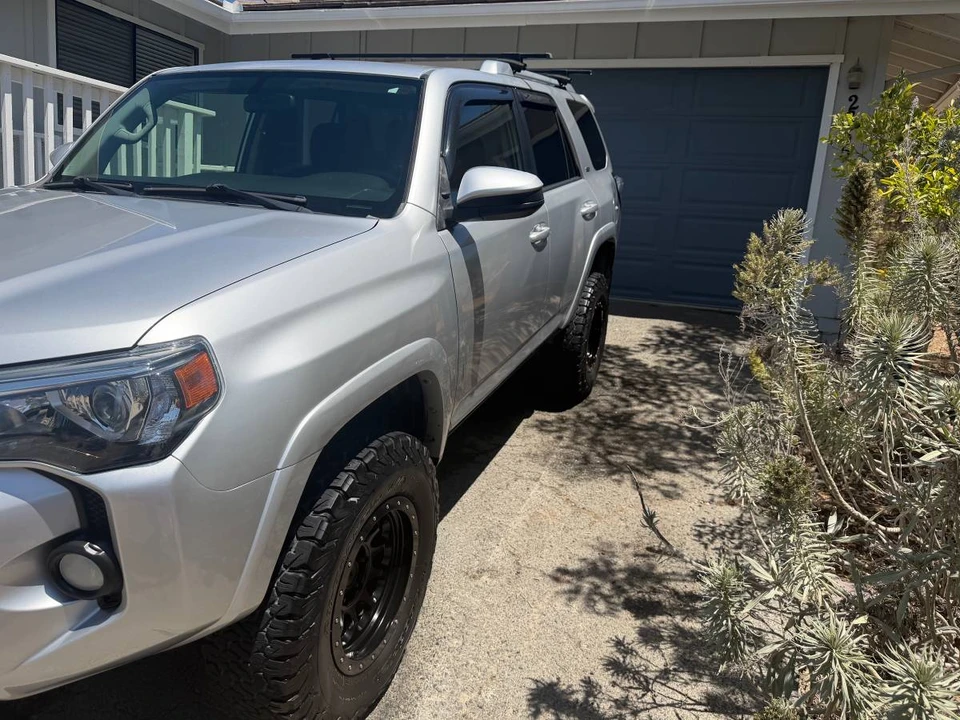 2017 Toyota 4Runner 5th Gen - Image 2 of 9