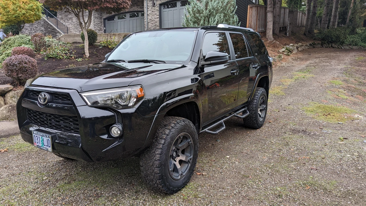 2017 Toyota 4Runner 5th Gen - Image 9 of 31