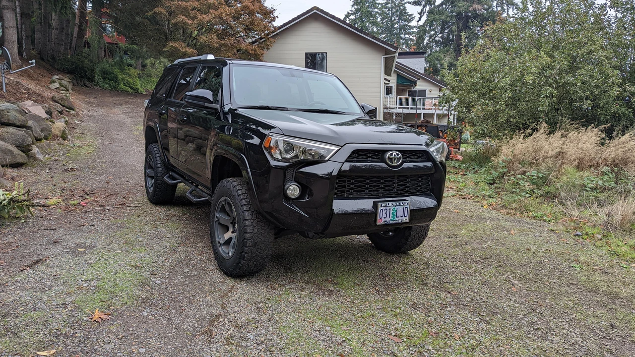 2017 Toyota 4Runner 5th Gen - Image 24 of 31