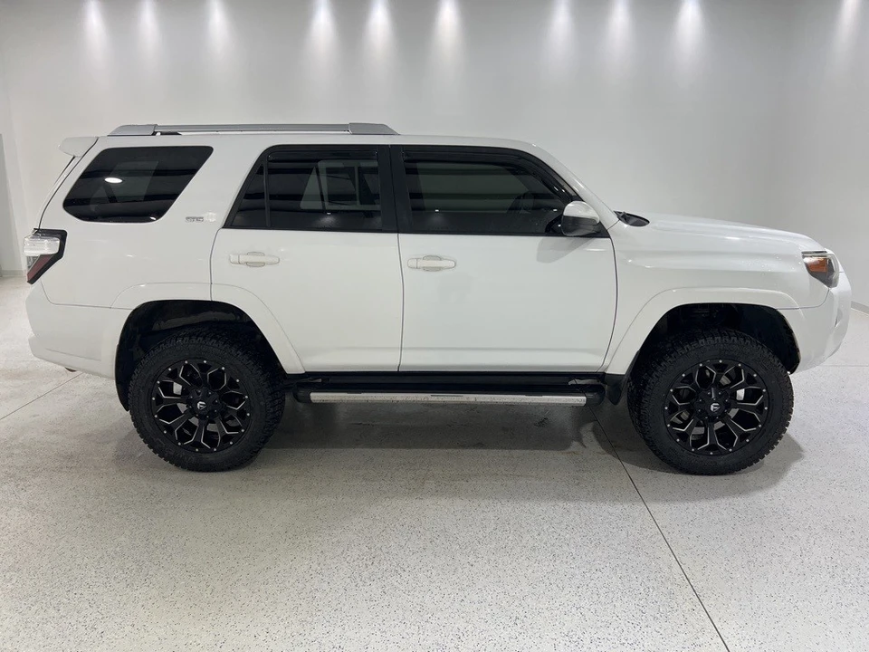 2017 Toyota 4Runner 5th Gen - Image 6 of 12