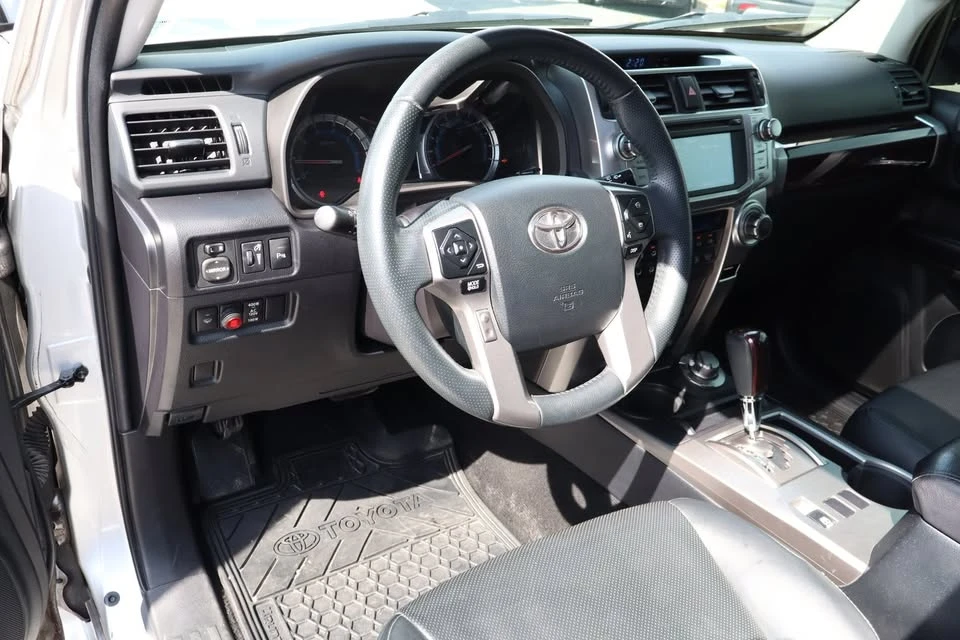 2017 Toyota 4Runner 5th Gen - Image 5 of 17