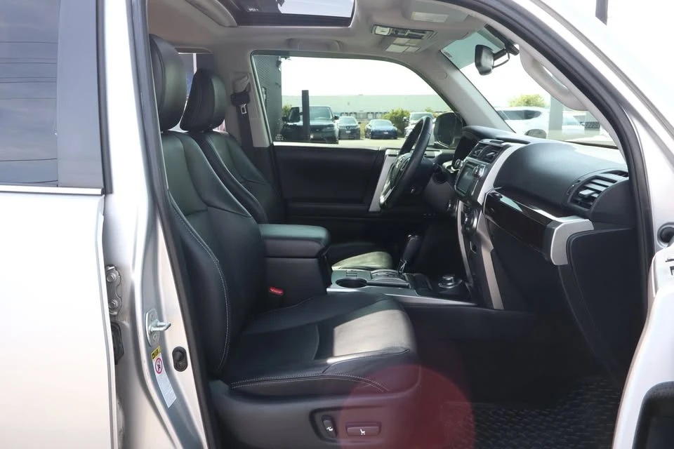 2017 Toyota 4Runner 5th Gen - Image 11 of 17