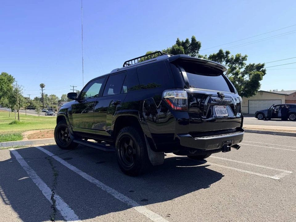 2017 Toyota 4Runner 5th Gen - Image 9 of 17