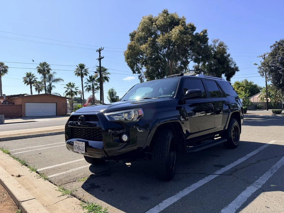 2017 Toyota 4Runner 5th Gen - Image 7 of 17