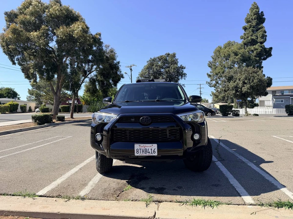 2017 Toyota 4Runner 5th Gen - Image 6 of 17