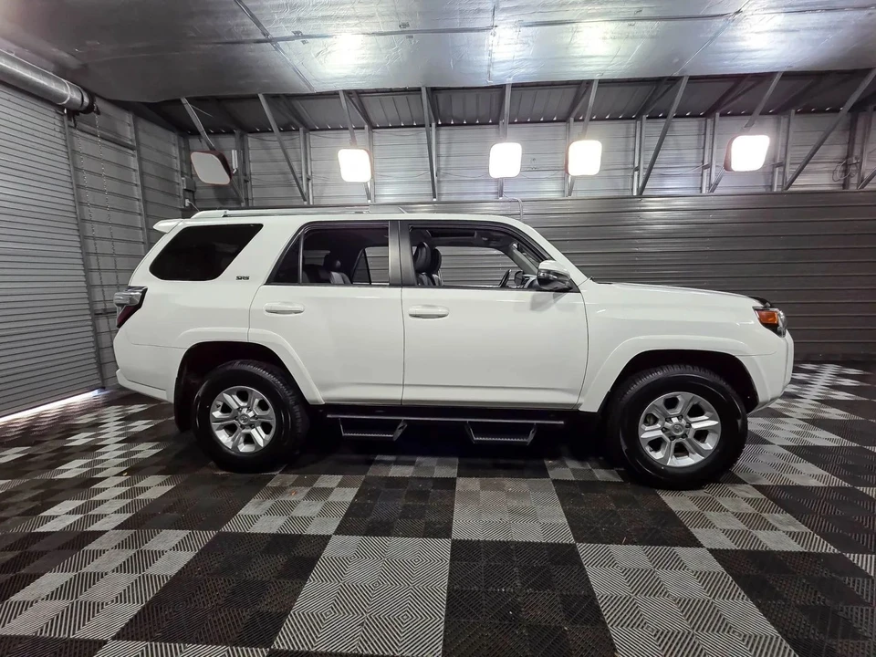 2017 Toyota 4Runner 5th Gen - Image 9 of 12
