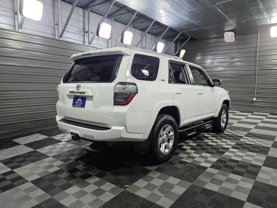 2017 Toyota 4Runner 5th Gen - Image 5 of 12
