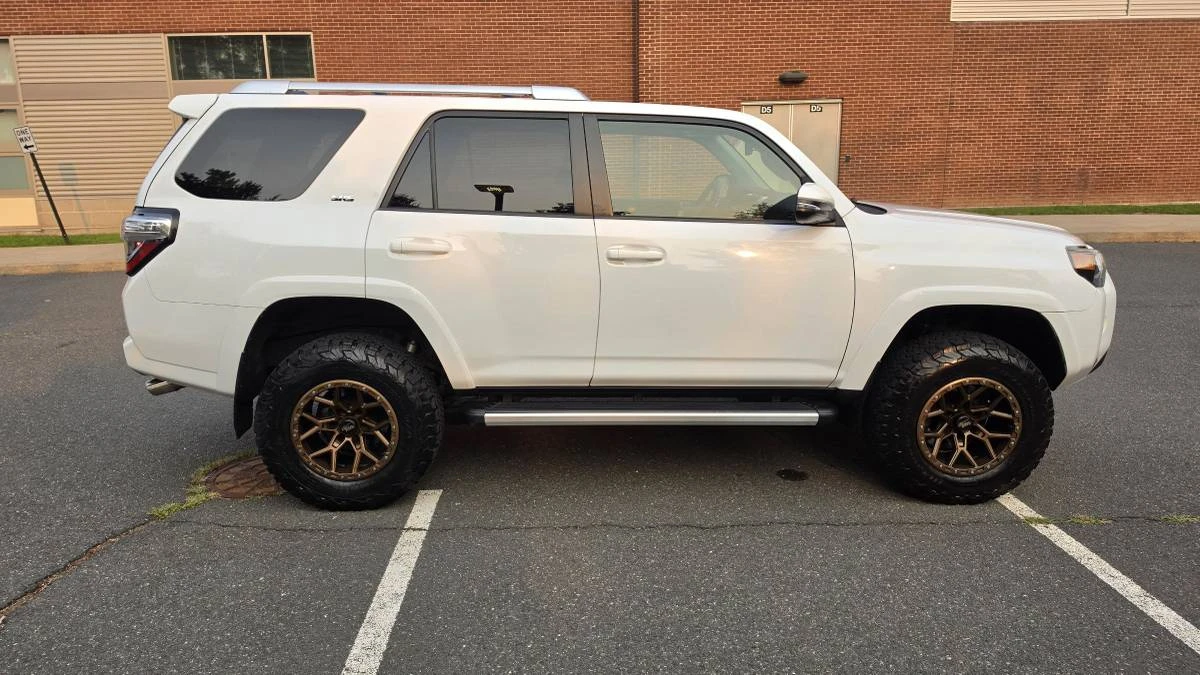 2017 Toyota 4Runner 5th Gen - Image 7 of 24