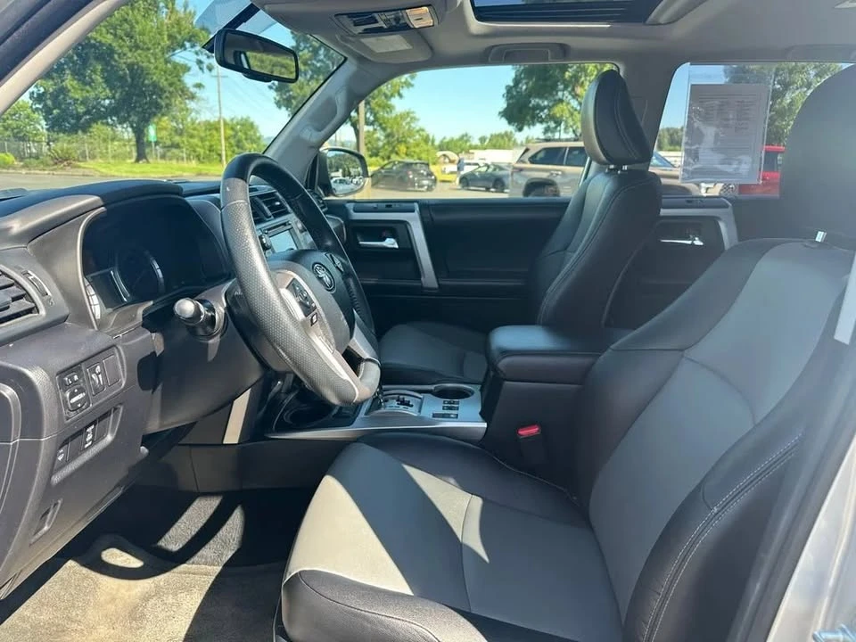 2017 Toyota 4Runner 5th Gen - Image 12 of 19
