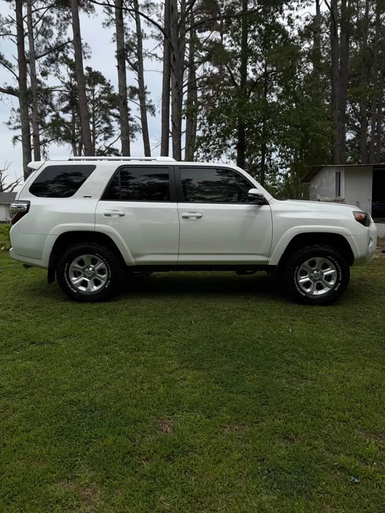 2017 Toyota 4Runner 5th Gen - Image 9 of 20