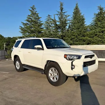 2017 Toyota 4Runner SR5 Premium Sport Utility 4D
