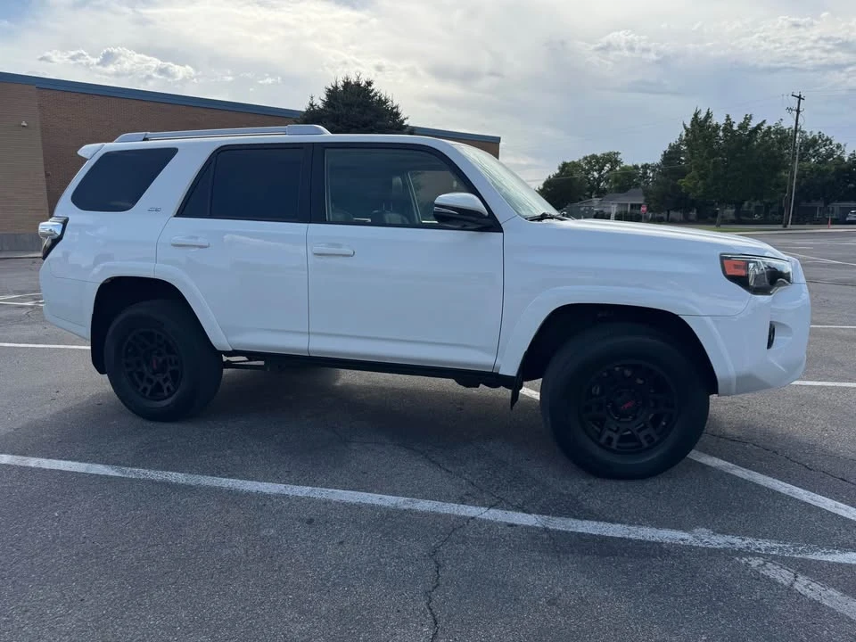 2017 Toyota 4Runner 5th Gen - Image 10 of 20