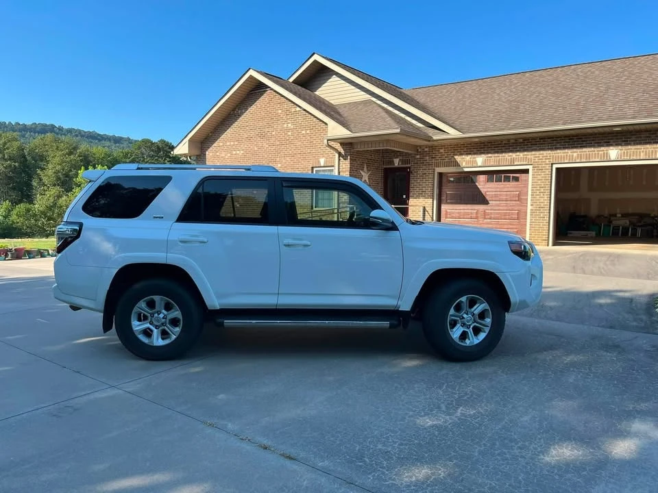 2017 Toyota 4Runner 5th Gen - Image 4 of 20