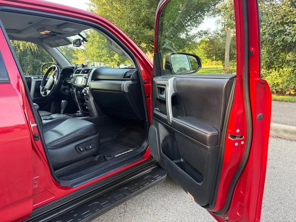 2017 Toyota 4Runner 5th Gen - Image 11 of 17