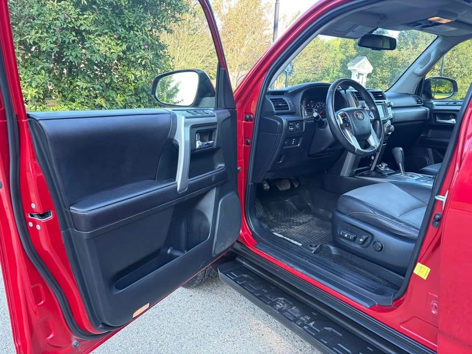 2017 Toyota 4Runner 5th Gen - Image 8 of 17