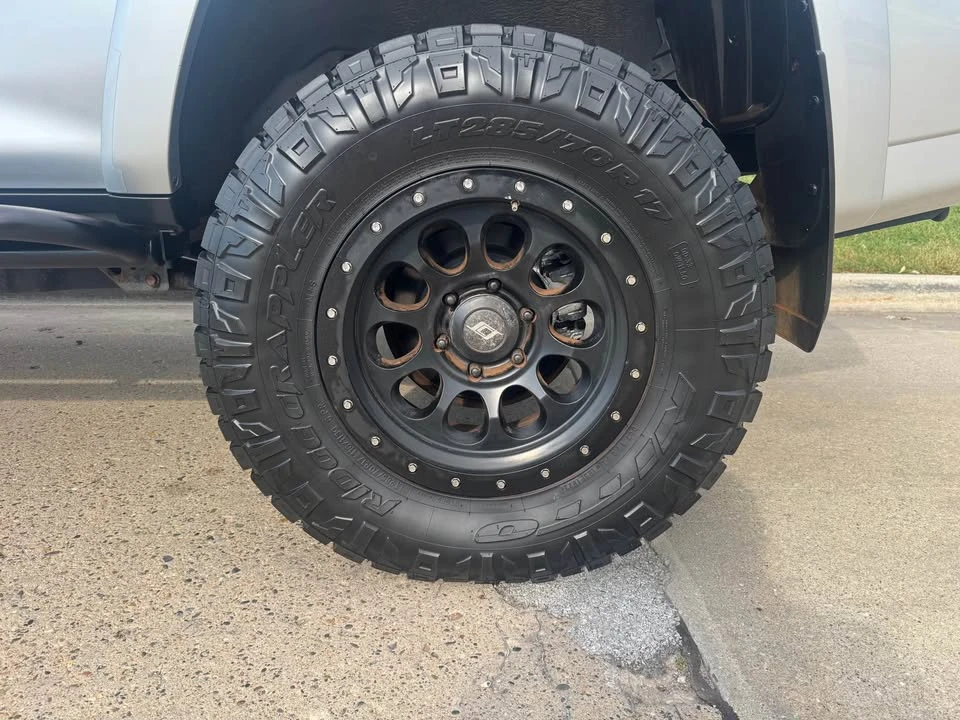 2017 Toyota 4Runner 5th Gen - Image 9 of 19