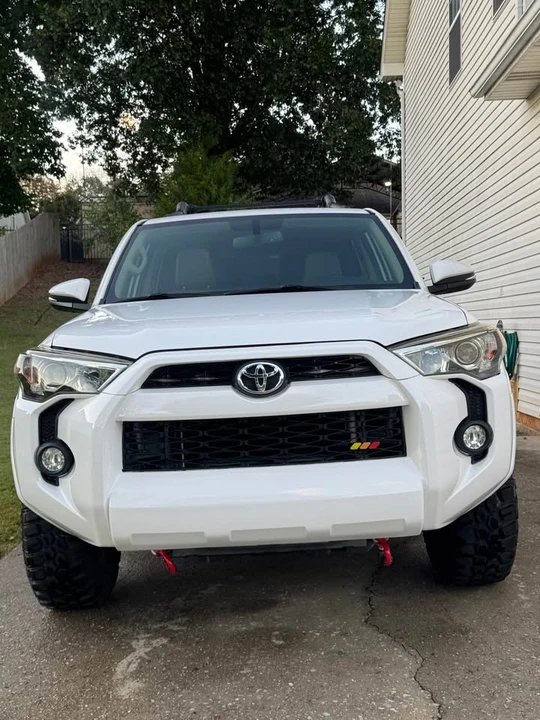 2017 Toyota 4Runner 5th Gen - Image 4 of 10