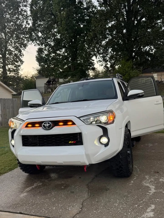 2017 Toyota 4Runner 5th Gen - Image 6 of 10