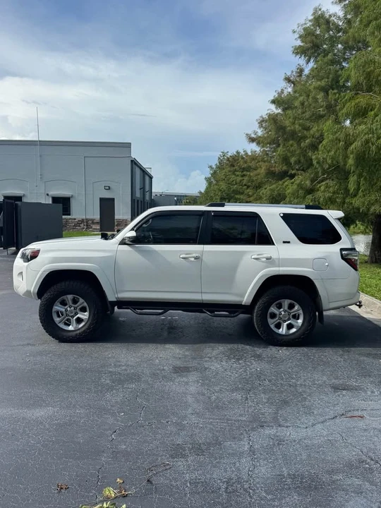 2017 Toyota 4Runner 5th Gen - Image 4 of 14