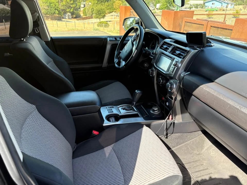 2017 Toyota 4Runner 5th Gen - Image 6 of 10