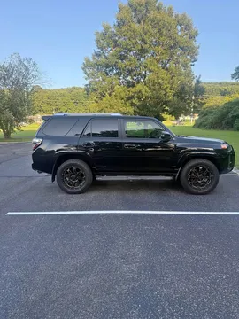 2017 Toyota 4Runner SR5 Sport Utility 4D