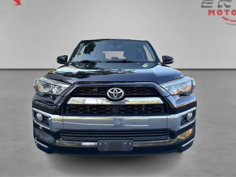 2017 Toyota 4Runner · SR5 Sport Utility 4D