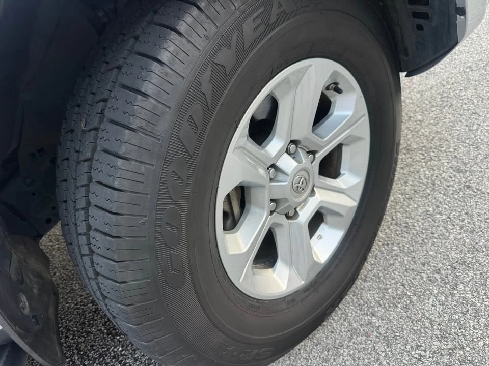 2017 Toyota 4Runner 5th Gen - Image 18 of 20