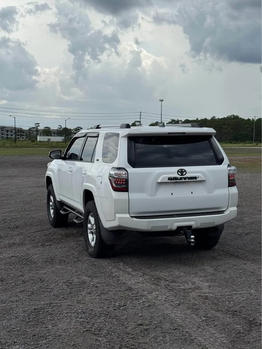 2017 Toyota 4Runner 5th Gen - Image 5 of 11