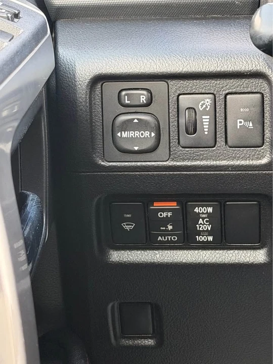 2017 Toyota 4Runner 5th Gen - Image 18 of 19