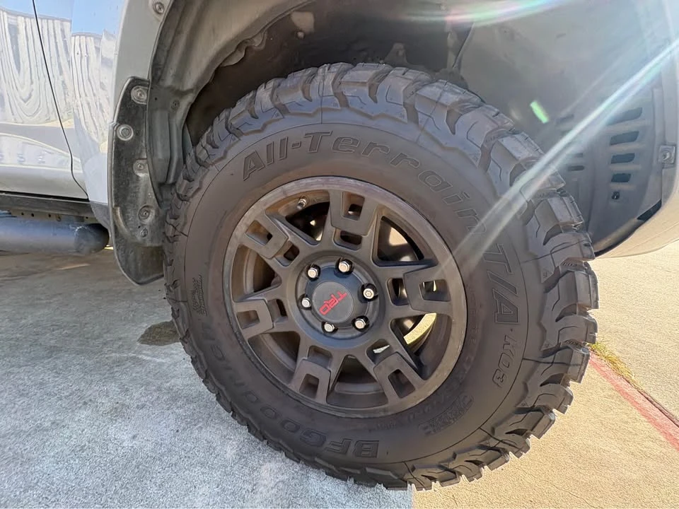 2017 Toyota 4Runner 5th Gen - Image 2 of 12