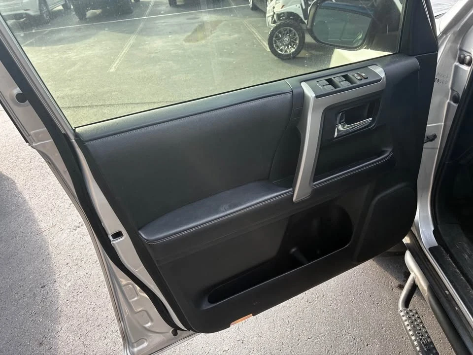 2017 Toyota 4Runner 5th Gen - Image 5 of 10