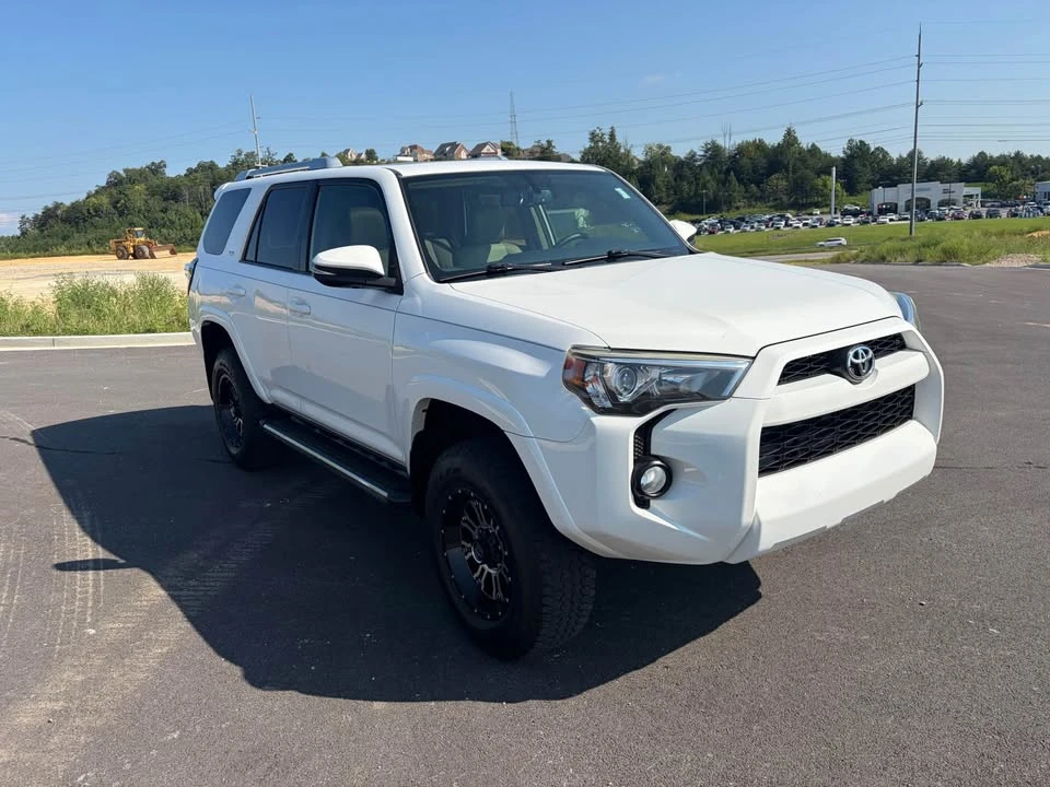 2017 Toyota 4Runner 5th Gen - Image 6 of 10