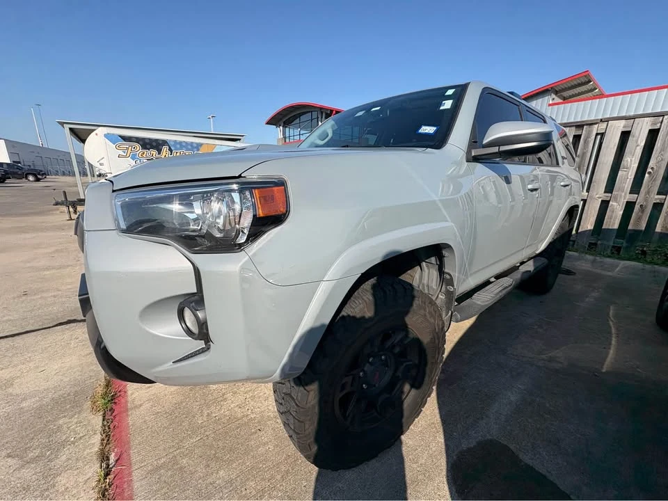 2017 Toyota 4Runner 5th Gen - Image 4 of 12