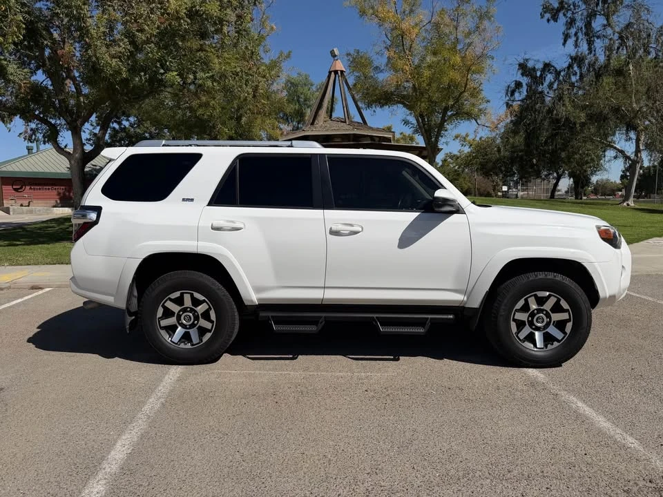2017 Toyota 4Runner 5th Gen - Image 5 of 15