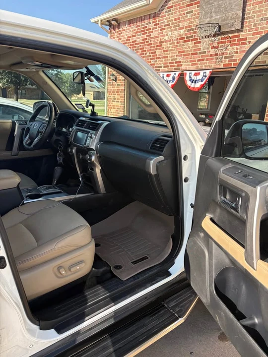 2017 Toyota 4Runner 5th Gen - Image 4 of 9