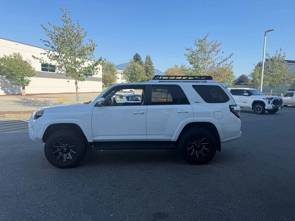 2017 Toyota 4Runner 5th Gen - Image 8 of 9