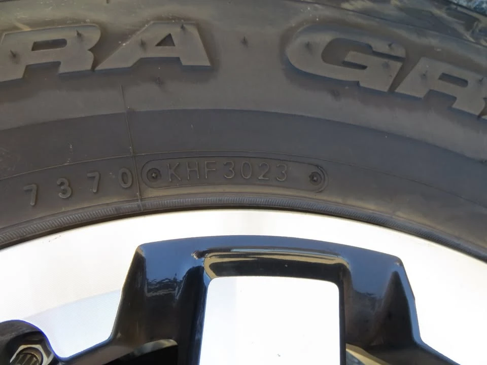 2017 Toyota 4Runner 5th Gen - Image 18 of 20