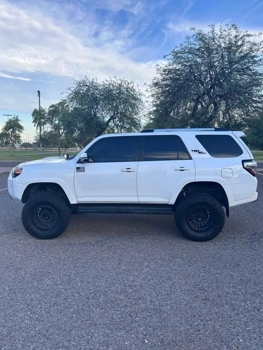 2017 Toyota 4Runner 5th Gen - Image 5 of 12