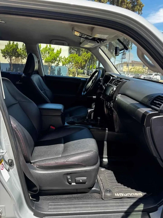 2017 Toyota 4Runner 5th Gen - Image 8 of 16