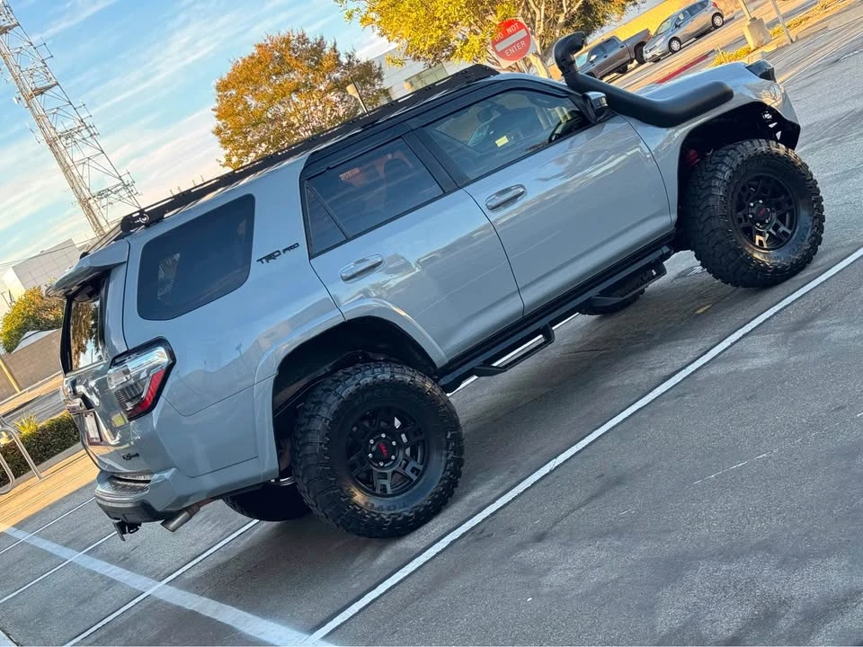 2017 Toyota 4Runner 5th Gen - Image 4 of 18