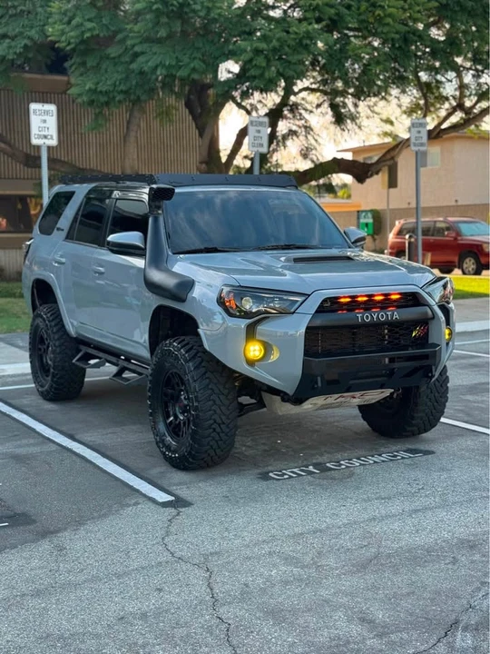 2017 Toyota 4Runner 5th Gen - Image 2 of 18