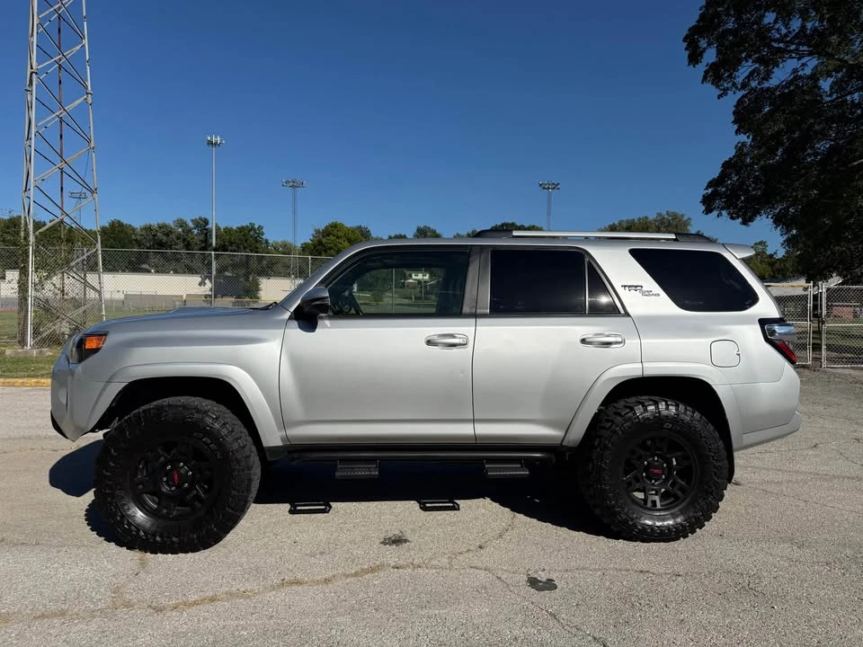 2017 Toyota 4Runner 5th Gen - Image 2 of 15