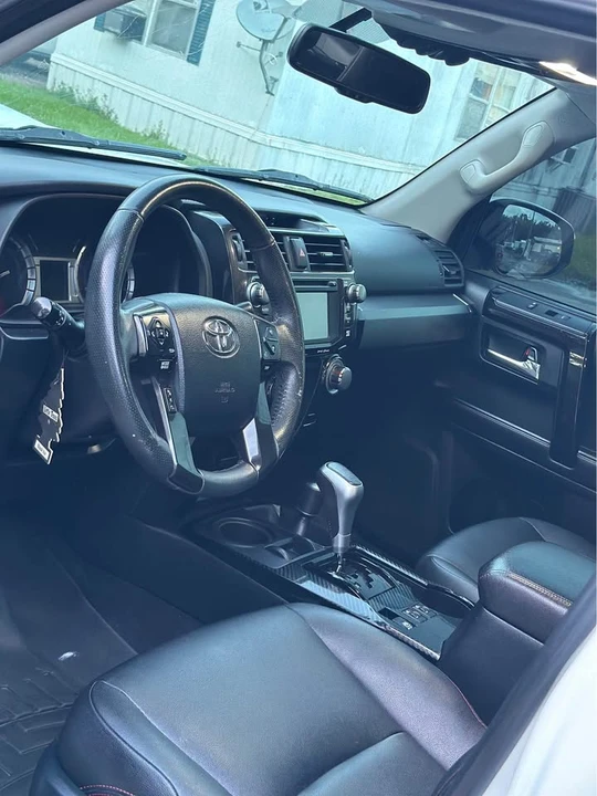 2017 Toyota 4Runner 5th Gen - Image 5 of 8