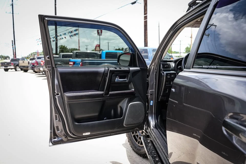 2017 Toyota 4Runner 5th Gen - Image 10 of 19