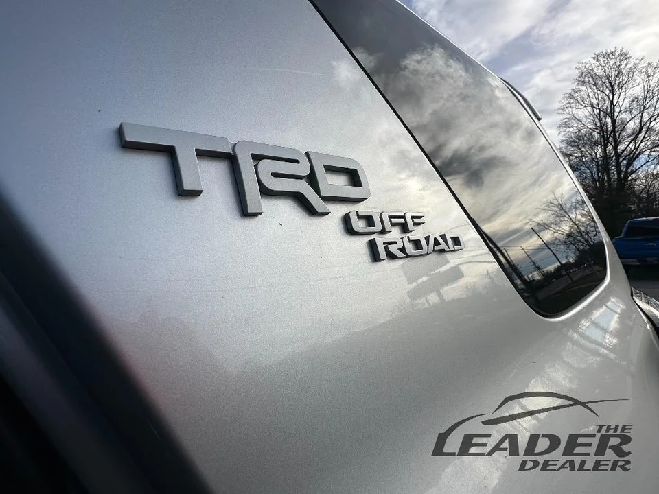 2017 Toyota 4Runner 5th Gen - Image 9 of 20