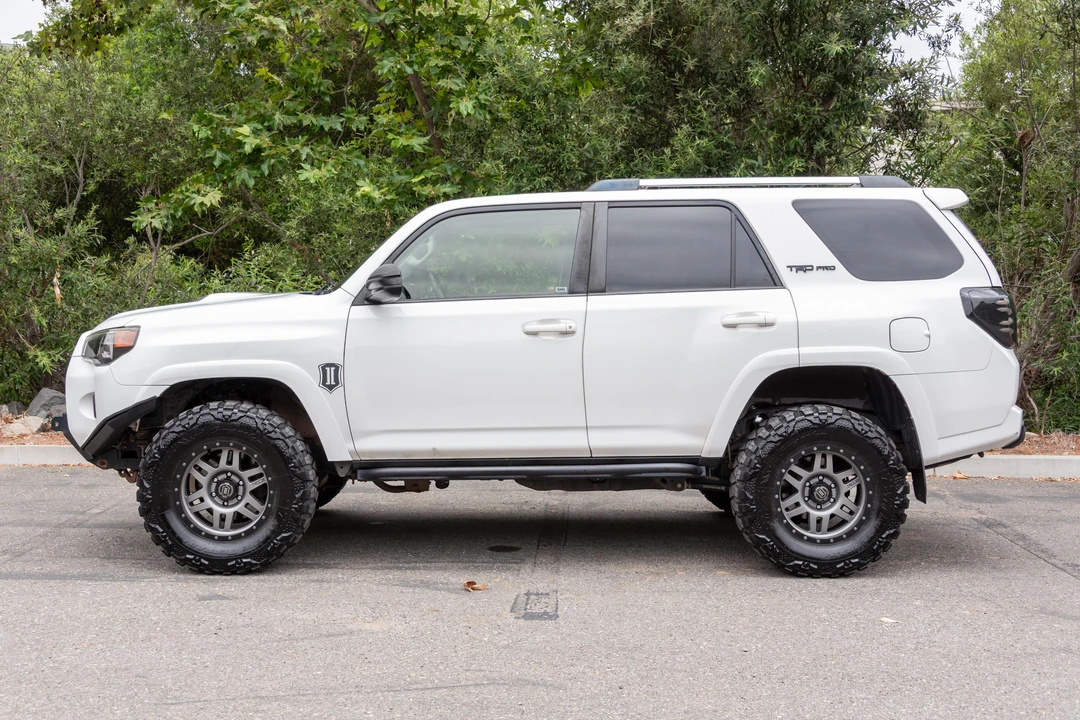 2017 Toyota 4Runner 5th Gen - Image 6 of 31