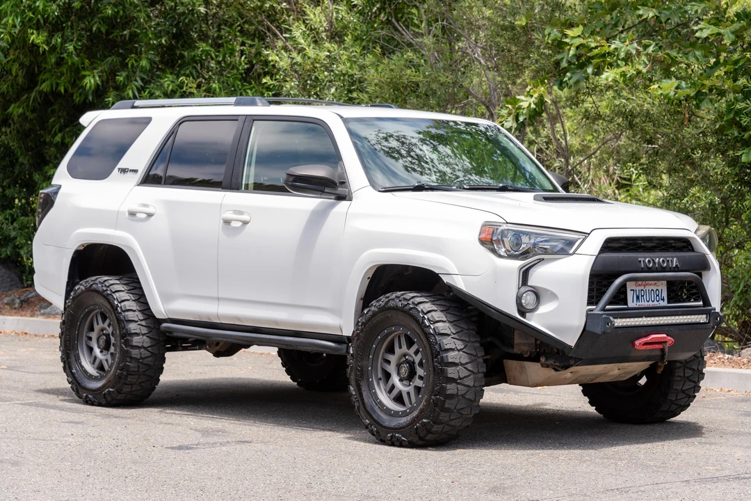 2017 Toyota 4Runner 5th Gen - Image 9 of 31