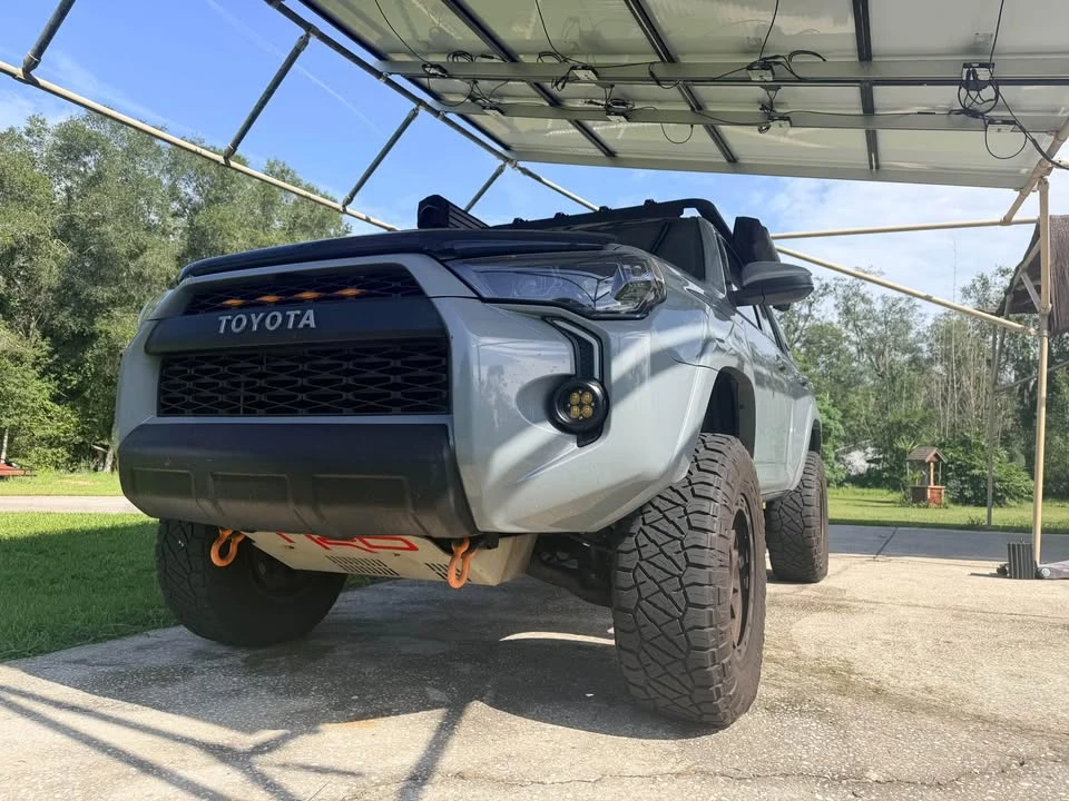 2017 Toyota 4Runner 5th Gen - Image 3 of 11