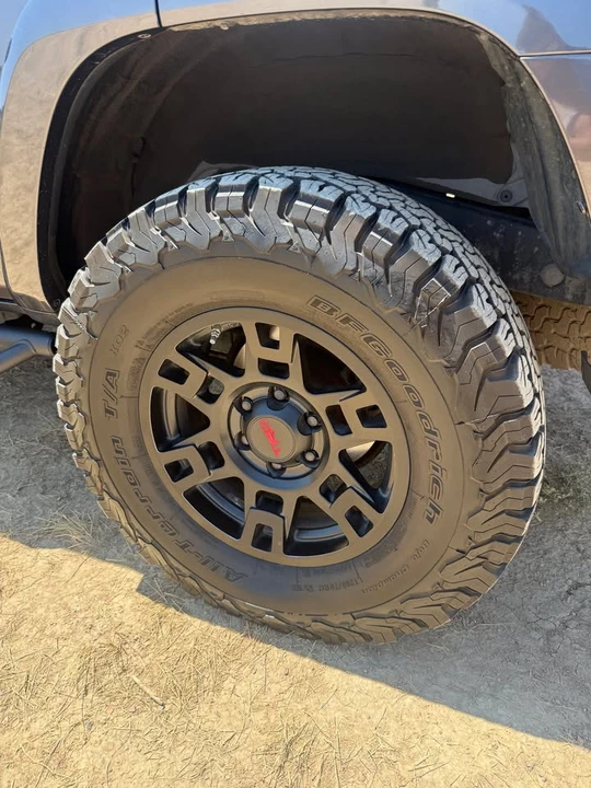 2017 Toyota 4Runner 5th Gen - Image 10 of 12