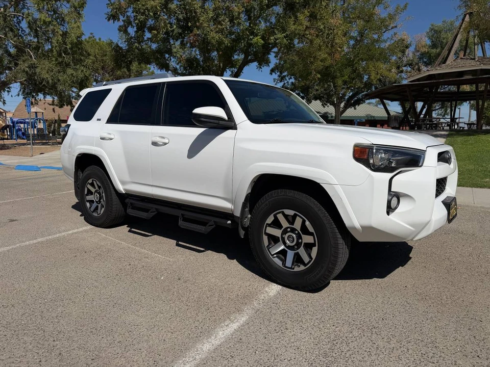2017 Toyota 4Runner 5th Gen - Image 6 of 15